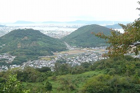 さぬき特有のおむすび山。左が雄山、右が雌山。