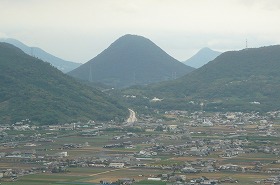 白峰山から見る讃岐富士